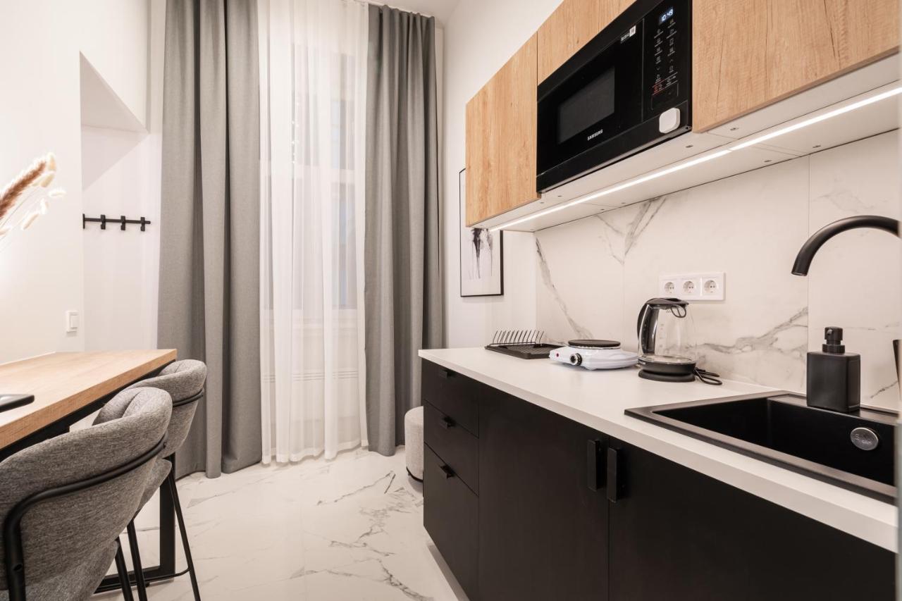 E56 - Grand Boulevard Heritage Residence - Best Location By Bqa 布达佩斯 外观 照片